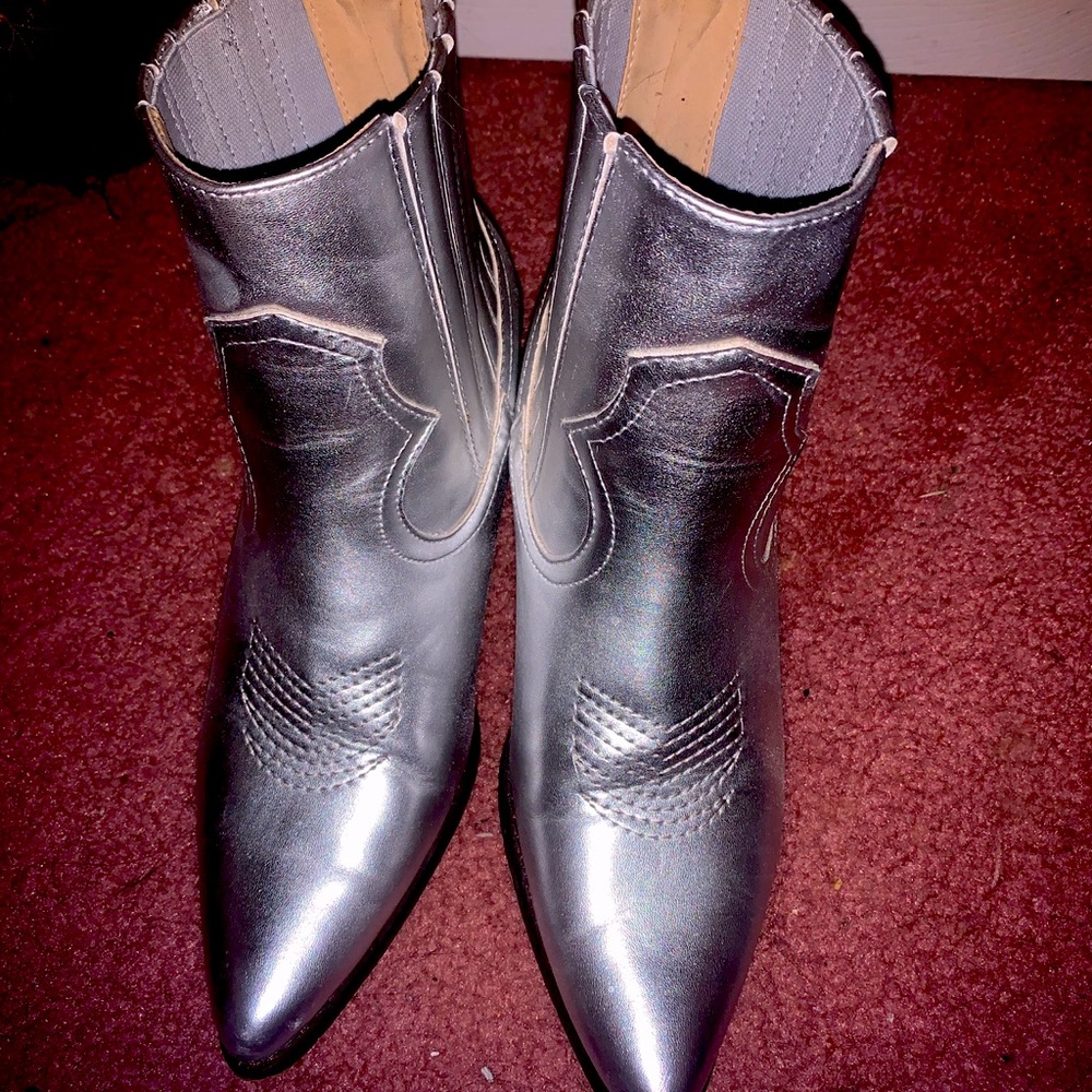 Chrome cowboy boots